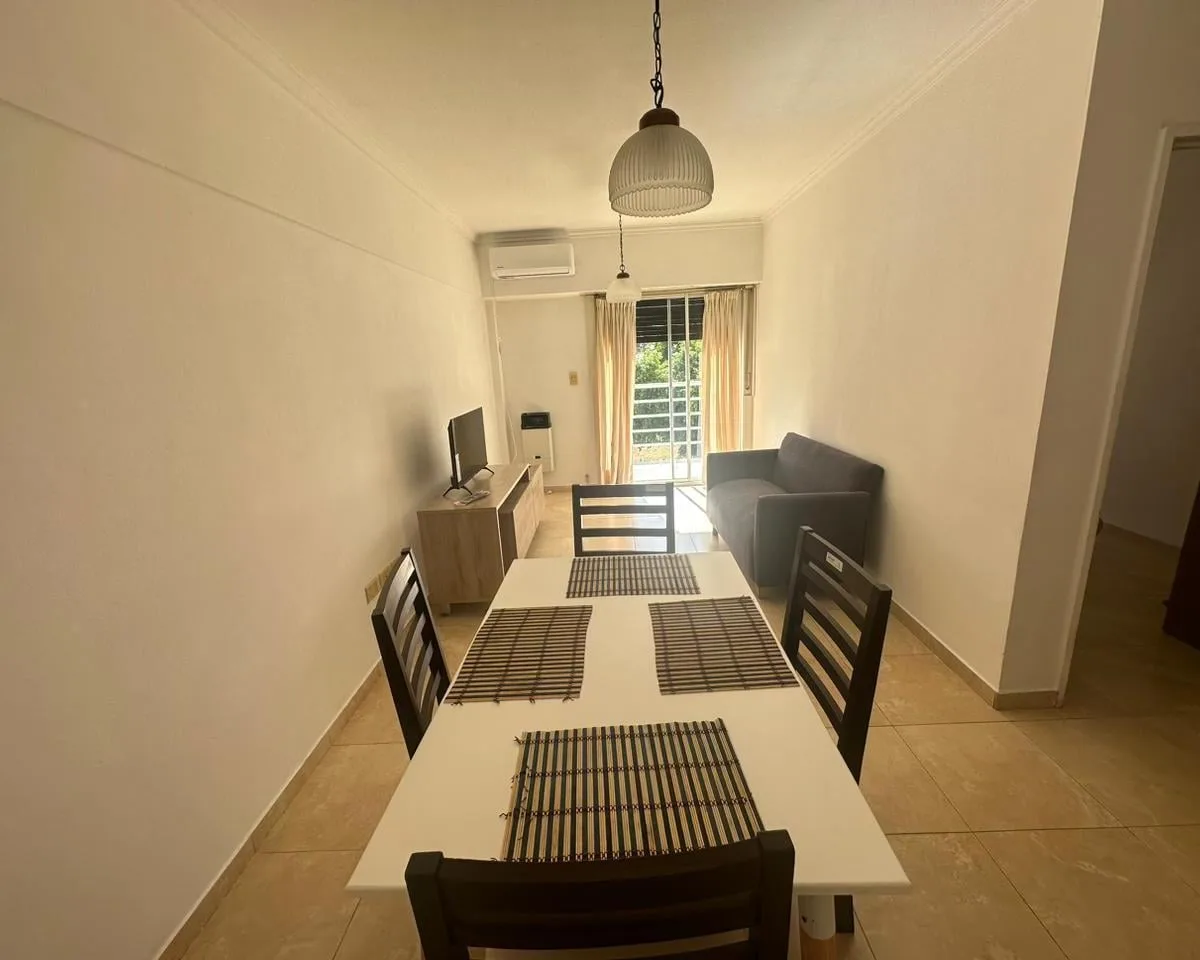 Apartamento mobiliado de 2 dormitórios em La Plata