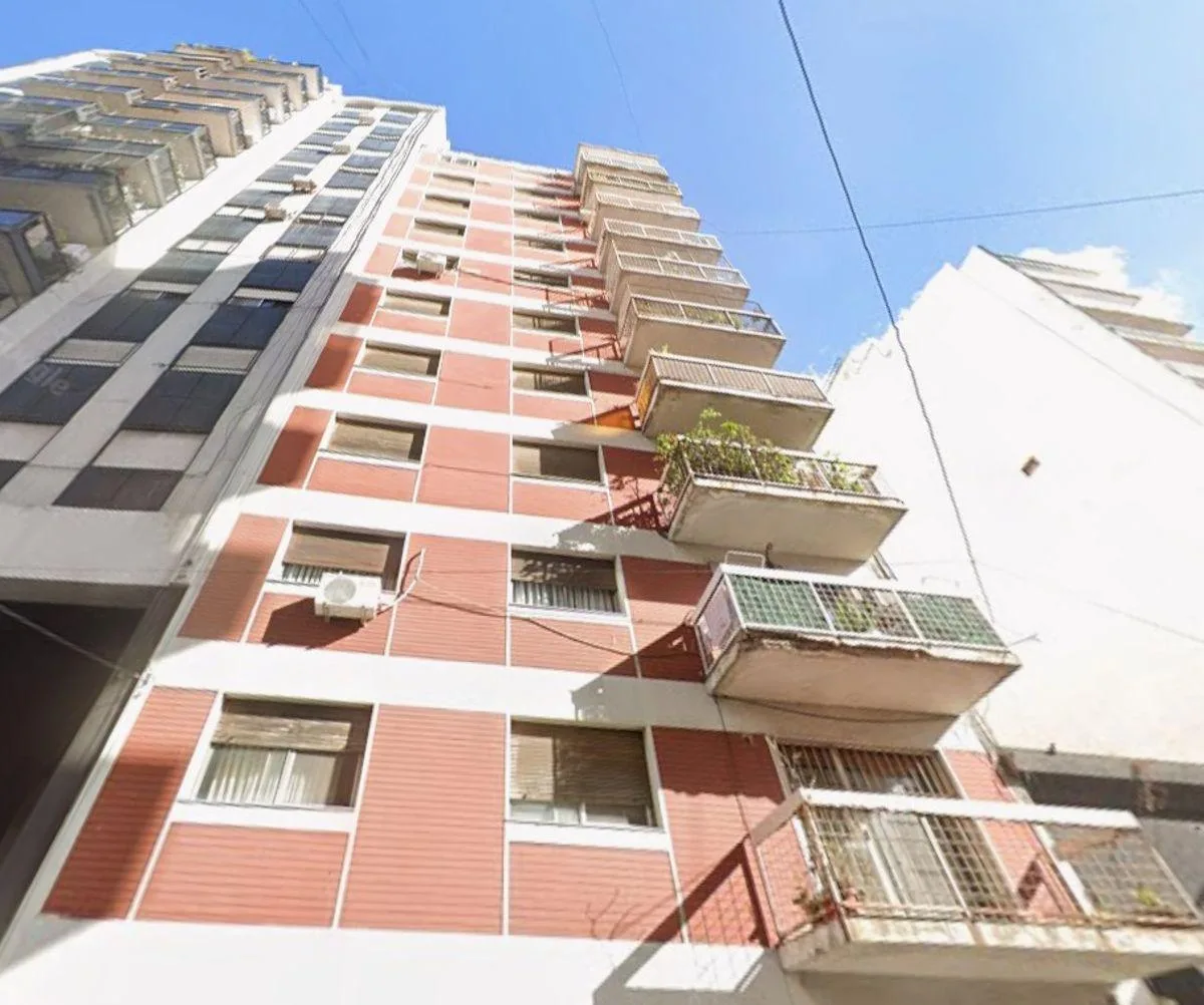 Three-room apartment near Avellaneda Centro