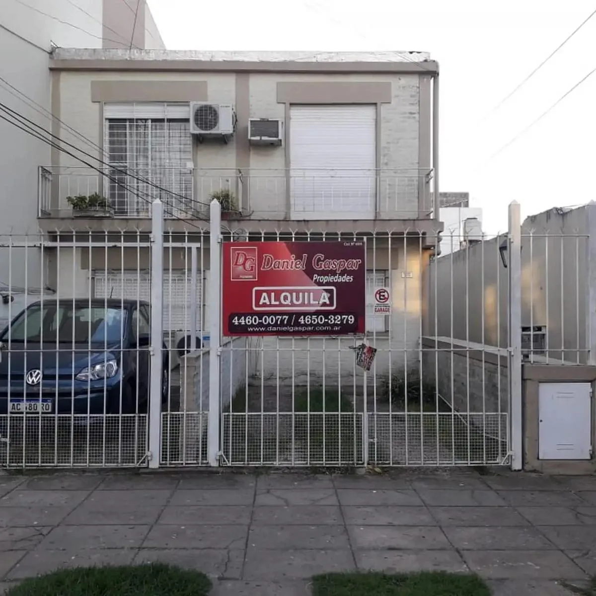 Alquiler – Depto. 2 Ambientes C/entrada de Auto – Al Frente