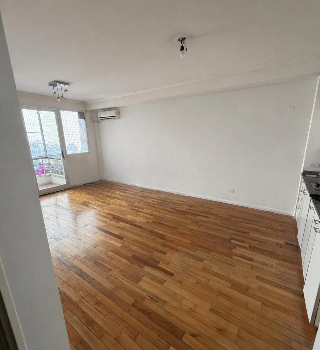 Квартира-студия в Núñez с балконом, террасой и зоной гриля