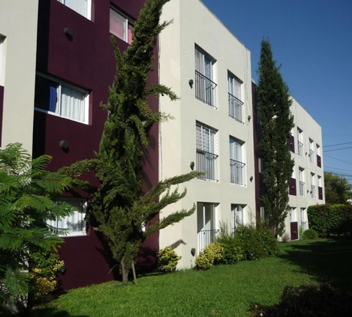 Apartamento de três ambientes em Villa Morra