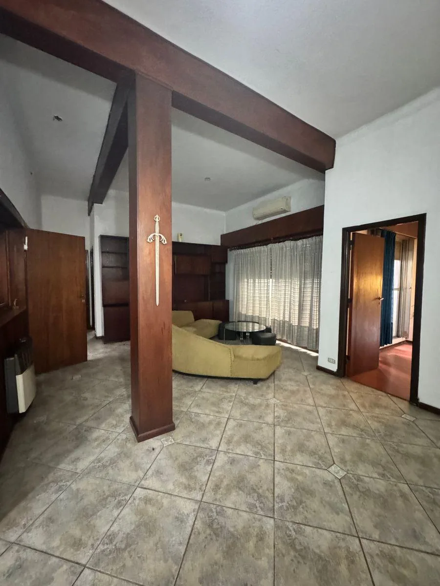 Three-bedroom house for rent in Burzaco