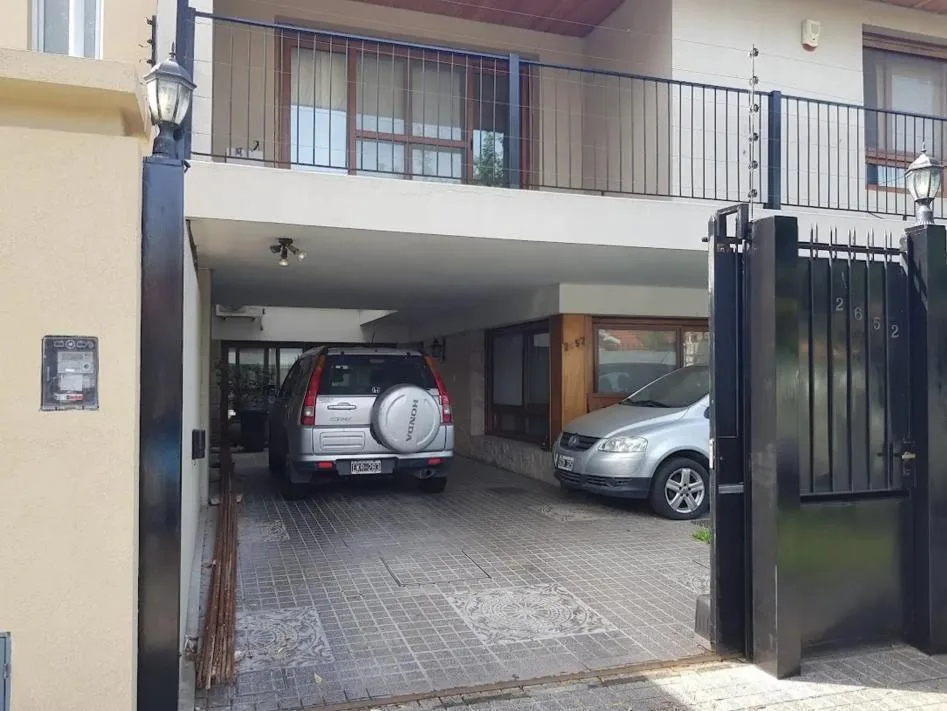 Chalet con jardín y pileta