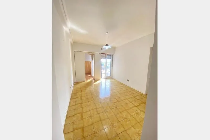 Apartamento de três ambientes em Liniers