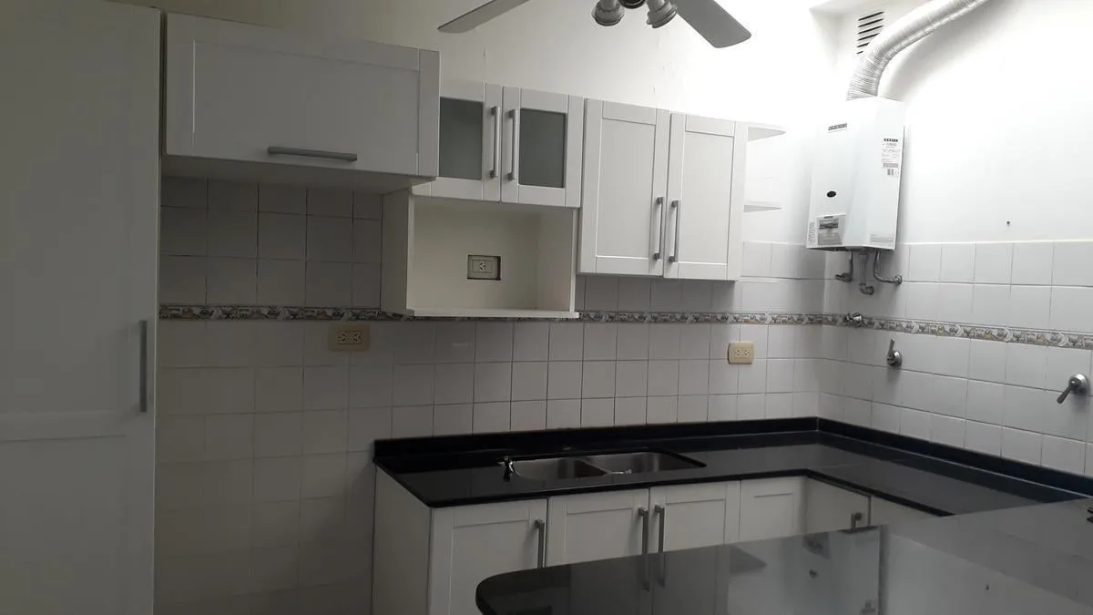 PH tipo casa de 2 ambientes con patio en Lomas de Zamora