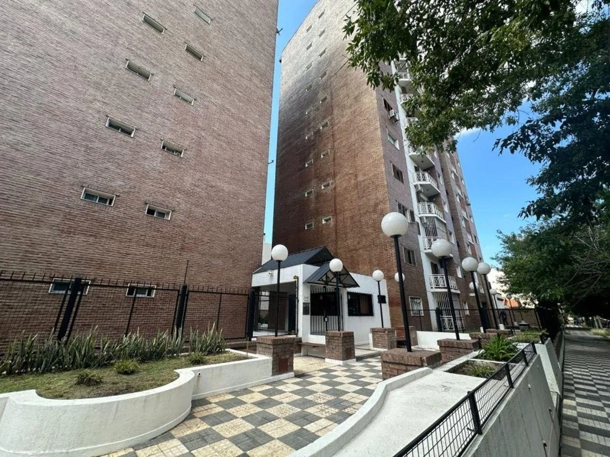 Apartamento de três ambientes para alugar com opção de vaga em Monte Grande