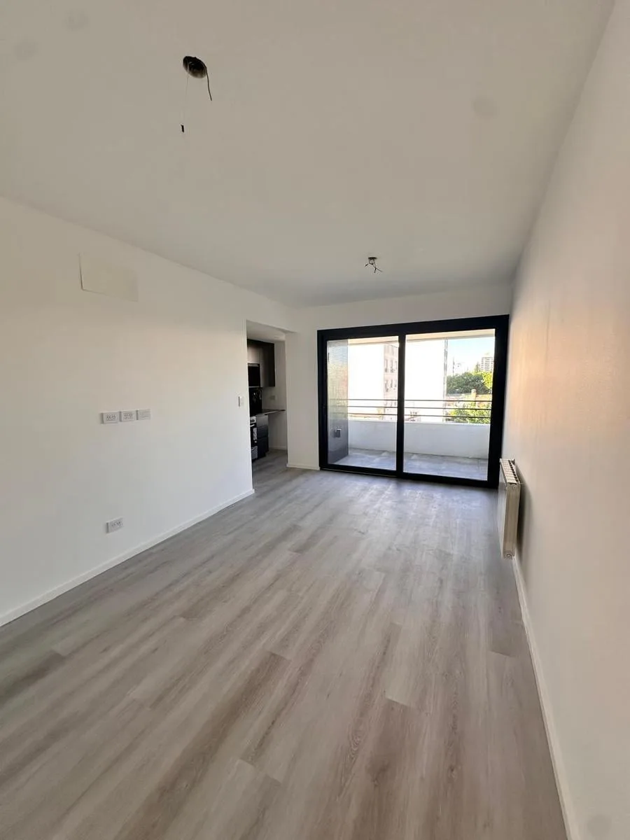 Departamento de 2 ambientes con balcón en La Plata