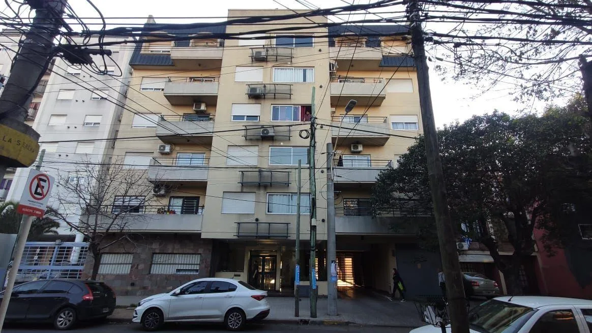 Departamento monoambiente con cochera en Morón