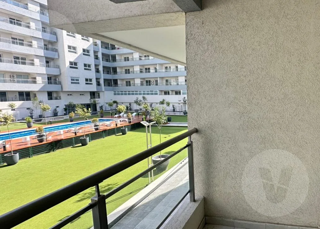 Apartamento de 2 ambientes com varanda em Canning
