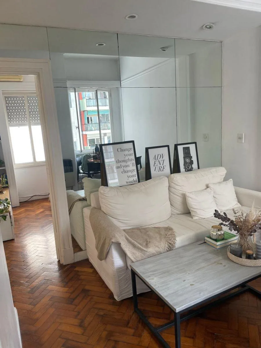 Apartamento de dois ambientes de frente em Recoleta