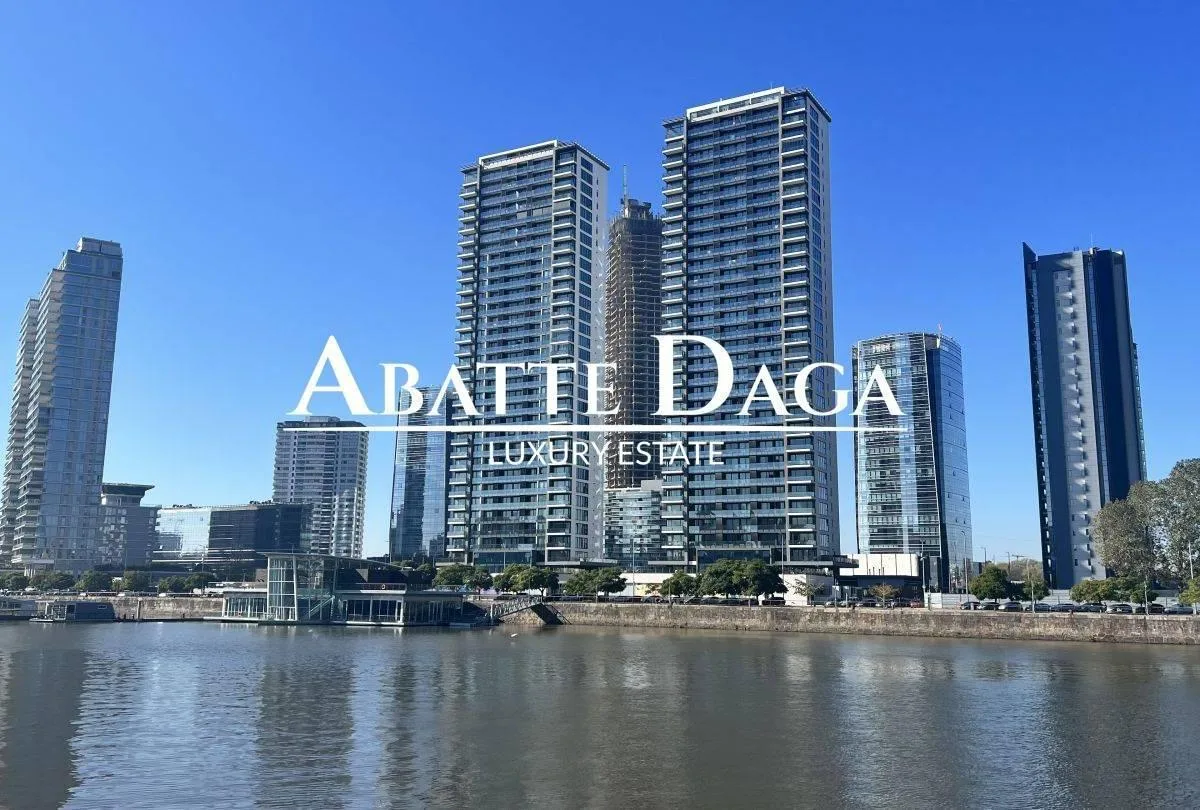 Меблированная квартира-студия с террасой в Puerto Madero