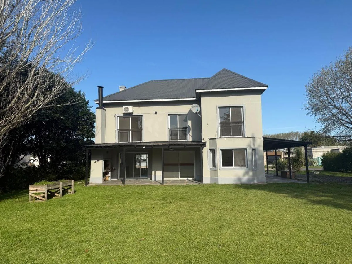 Casa de 5 ambientes com dependência em Buenos Aires