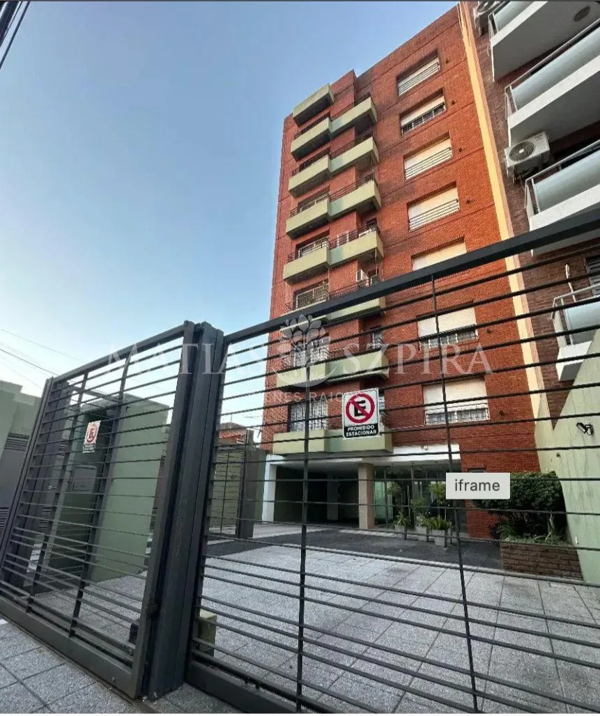 Apartamento de dois ambientes em Castelar
