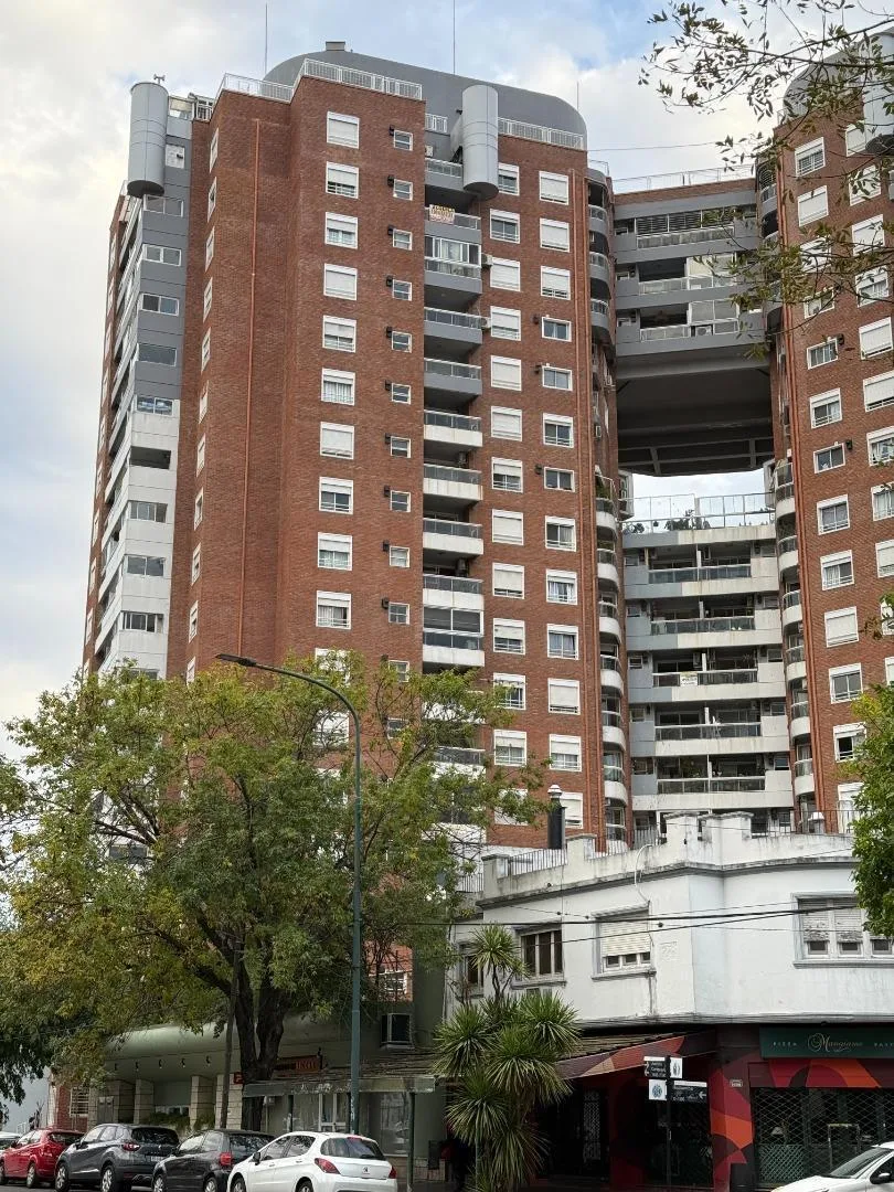 Квартира-студия с (закреплённым) парковочным местом в здании с удобствами в Buenos Aires