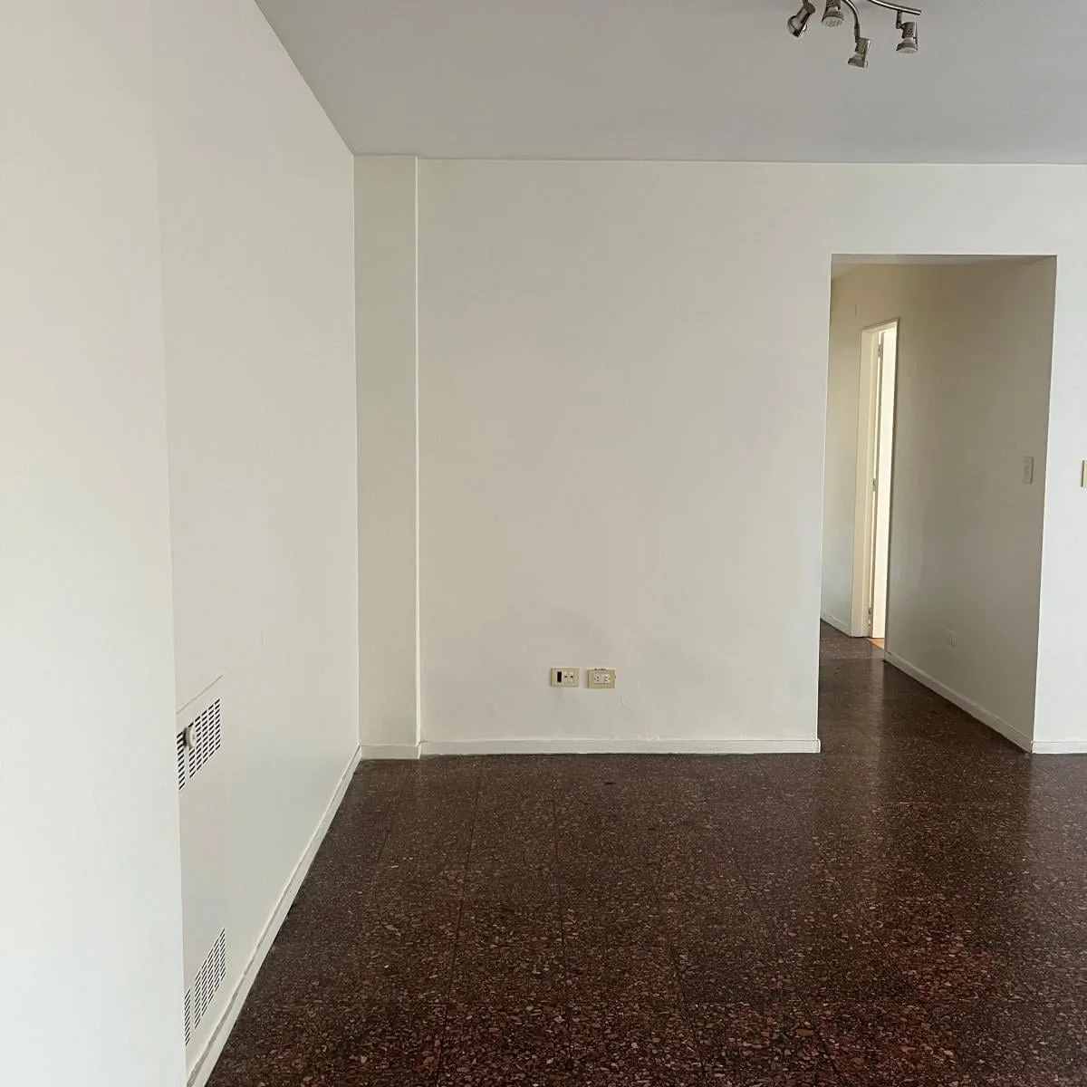 Departamento de 3 ambientes en Parque Chacabuco con baulera