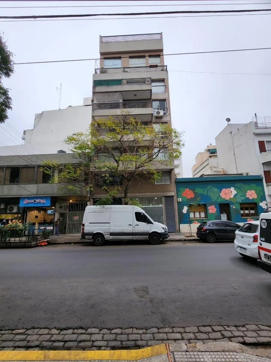 Kitnet mobiliada em Palermo com varanda e piscina