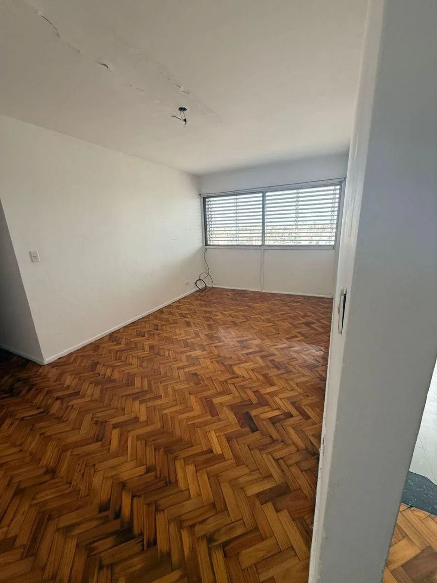 Departamento de 3 ambientes con 2 dormitorios en Flores