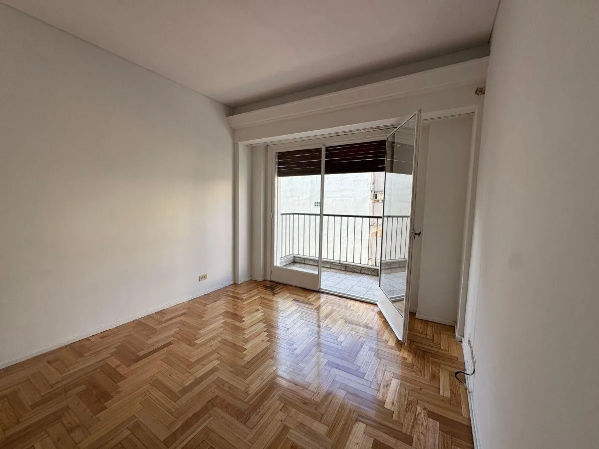 Two-bedroom apartment with balcony in Villa Crespo