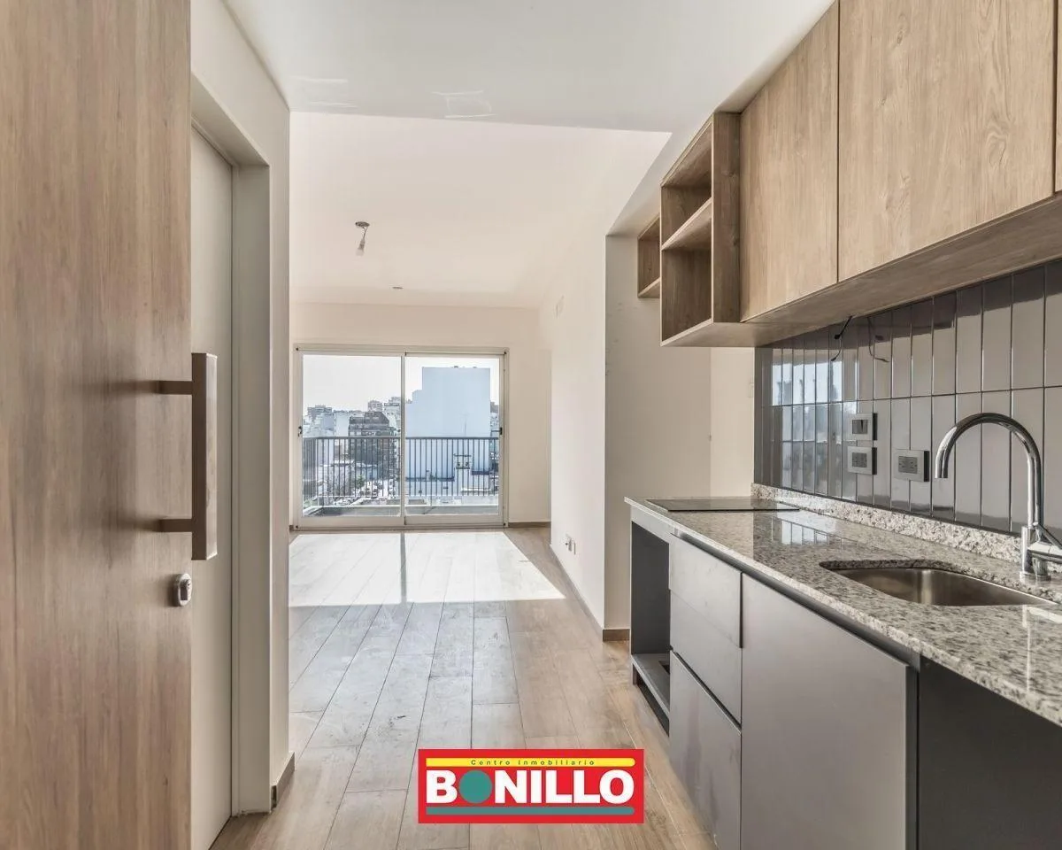 Monoambiente con balcón en alquiler en Villa Pueyrredón