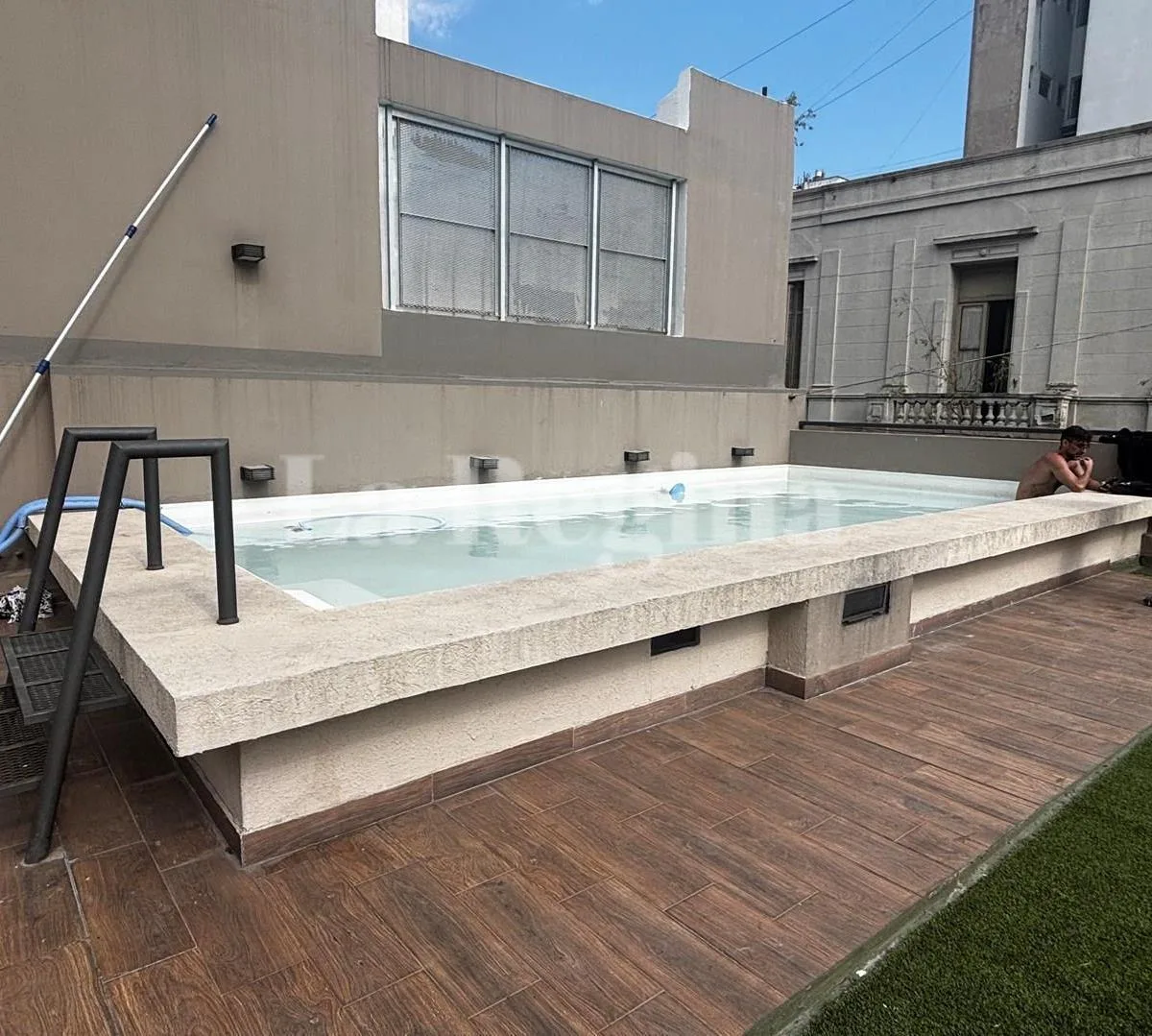 Furnished studio apartment in Monserrat