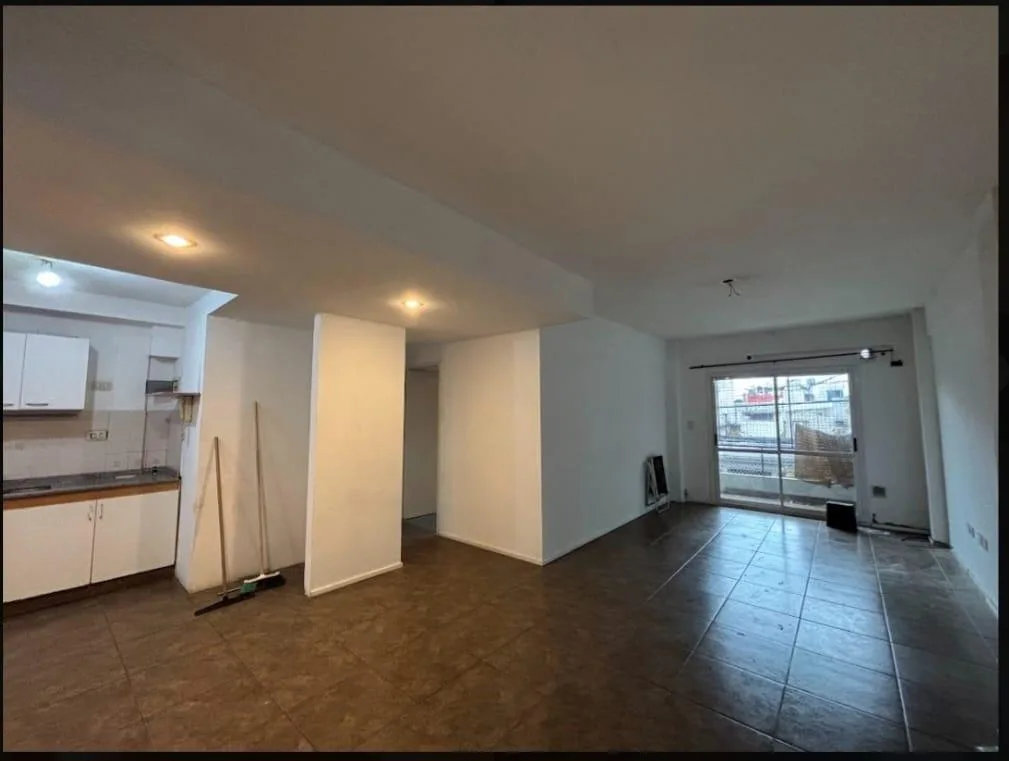 Apartamento de dois quartos em Monte Castro