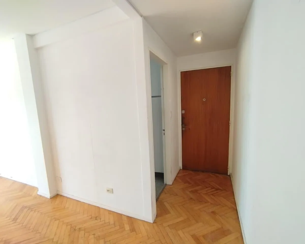 Apartamento de três ambientes com varanda em Buenos Aires