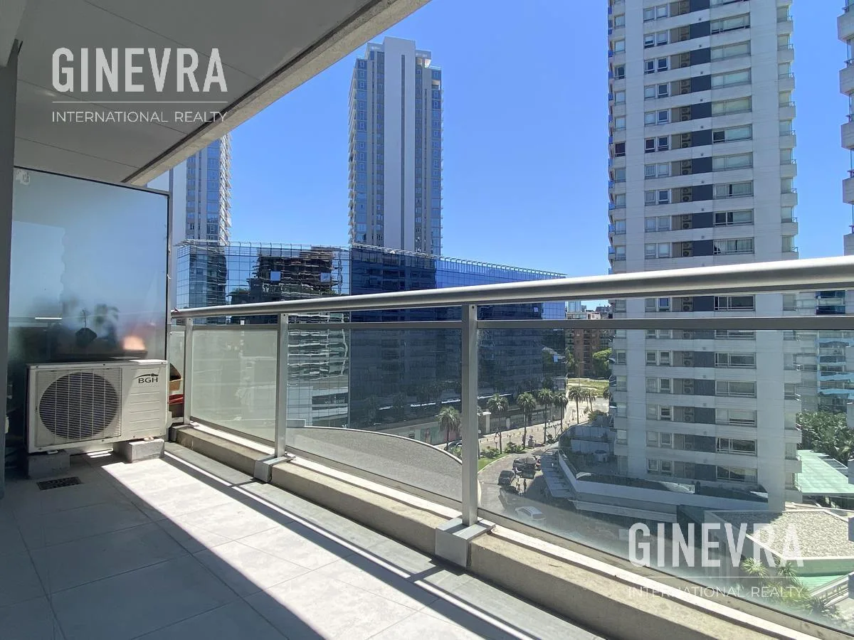 Departamento de 2 ambientes con balcón y cochera en Puerto Madero