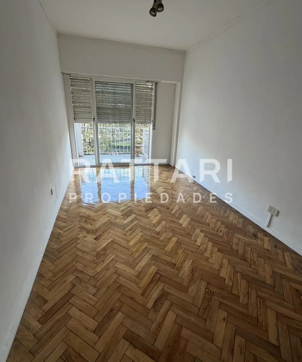 Two-room apartment with balcony in Ramos Mejía