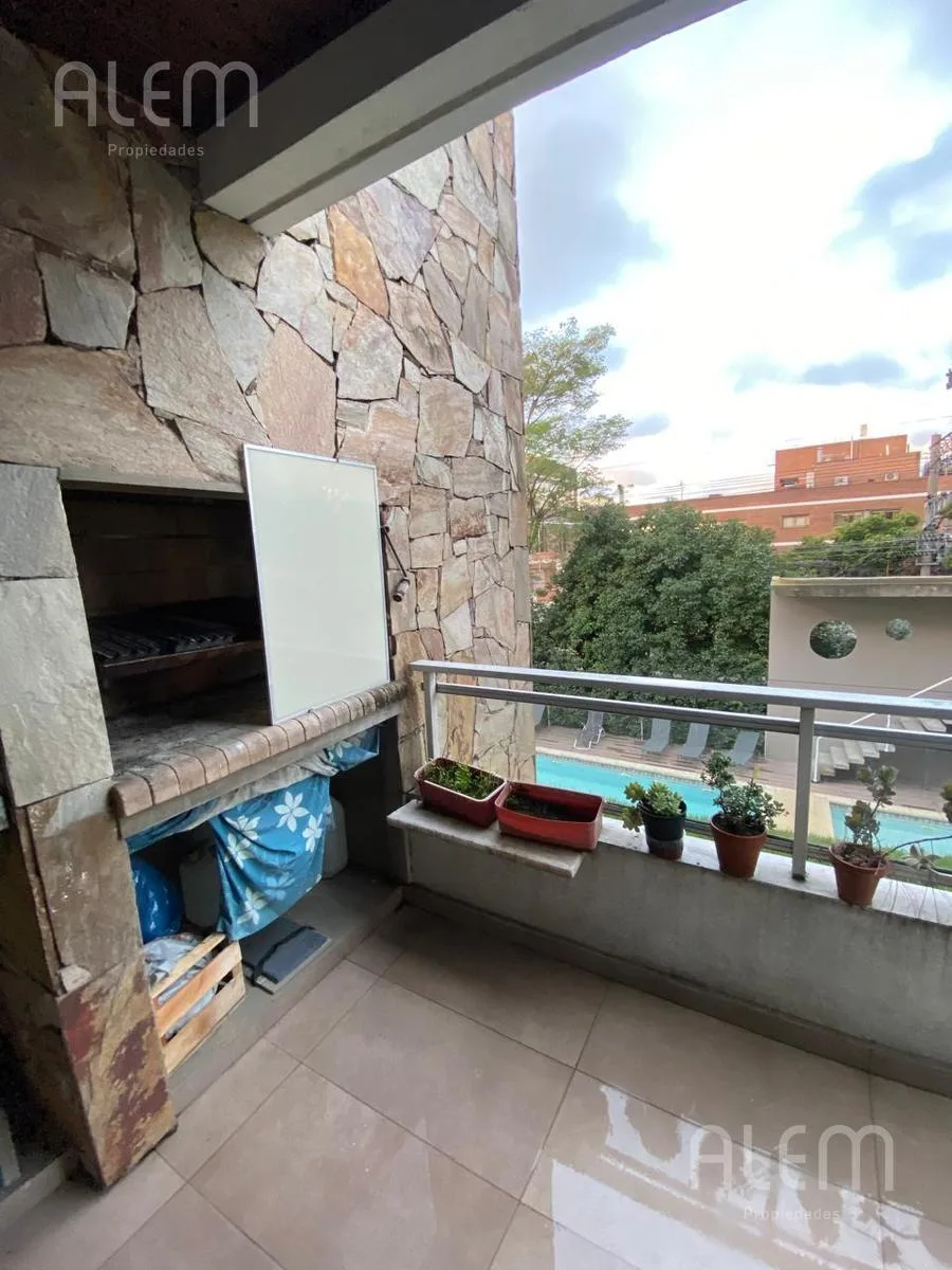 Studio apartment with covered parking in Lomas de Zamora Oeste