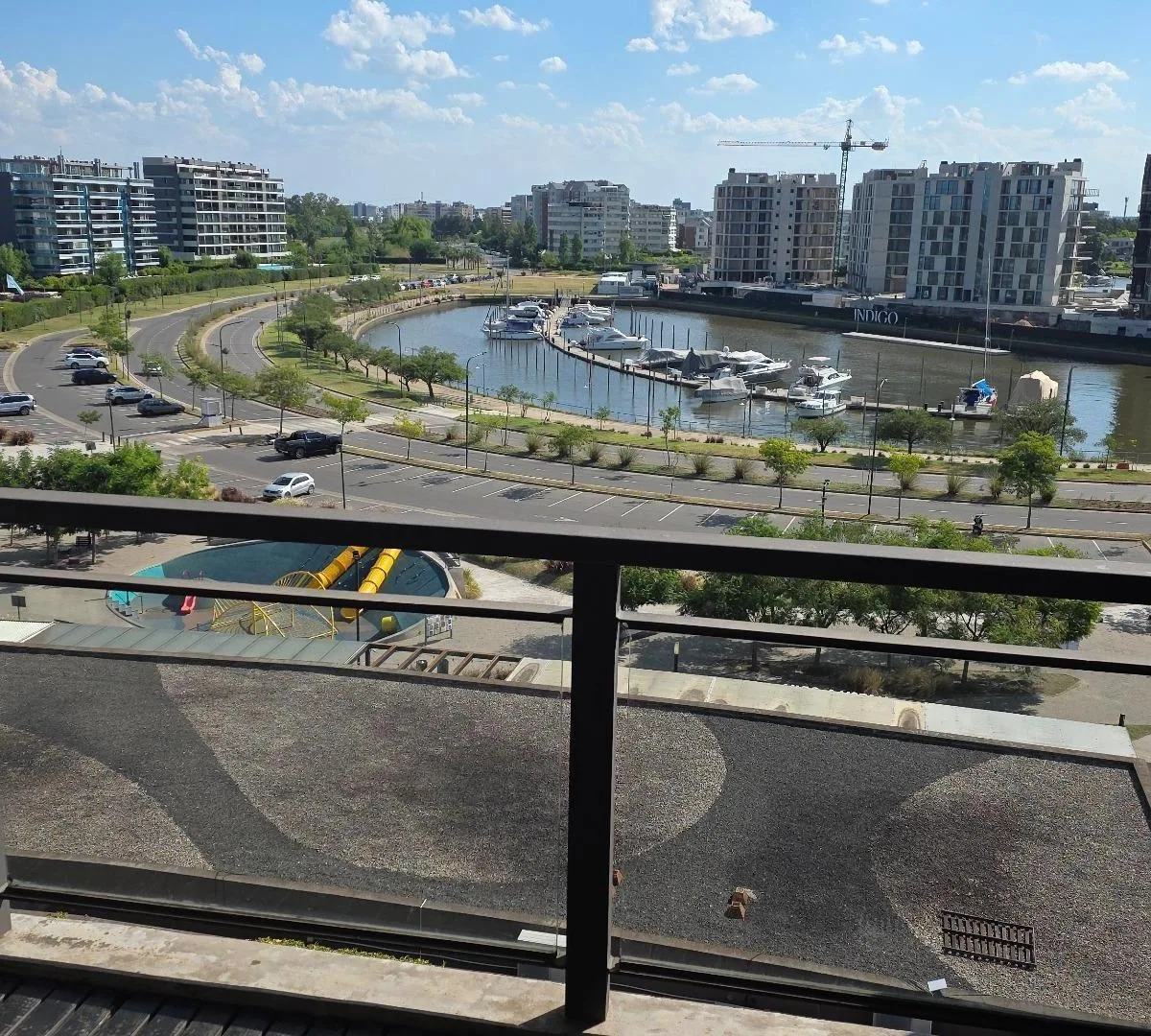 Квартира с тремя комнатами в аренду в Nordelta