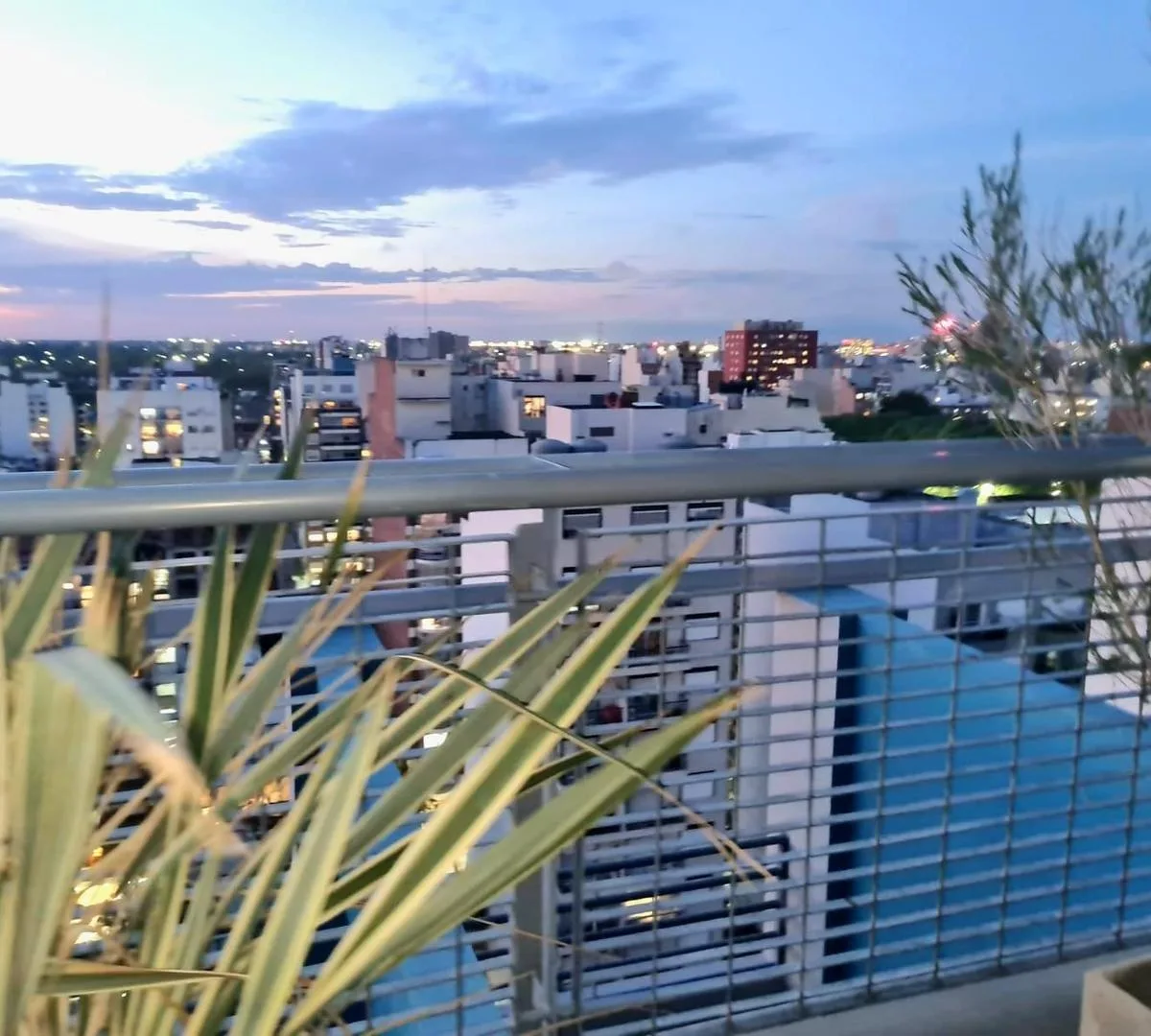 Apartamento de dois ambientes novo com piscina, salão de festas e área de churrasco em Villa Urquiza