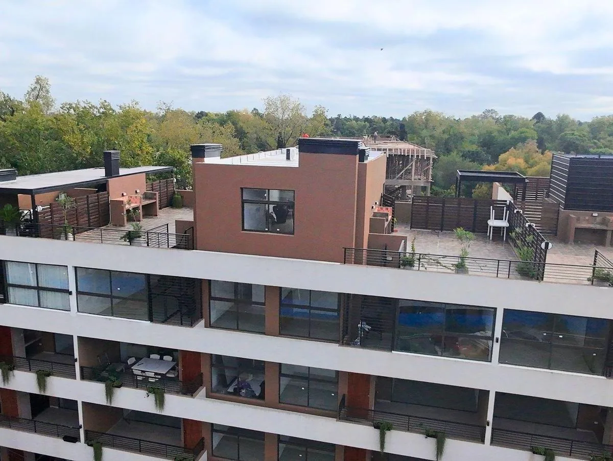 Apartamento de três ambientes com terraço privado em Ituzaingó
