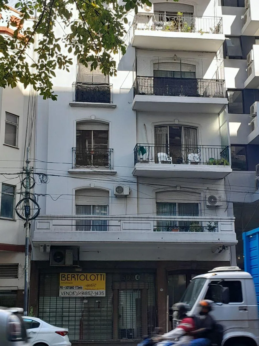 Departamento de 3 ambientes con dependencia en Villa Crespo