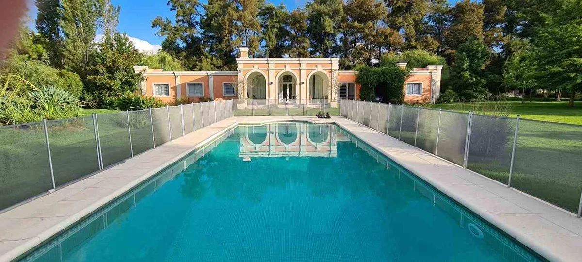 Casa com 3 quartos mobiliada em Luján