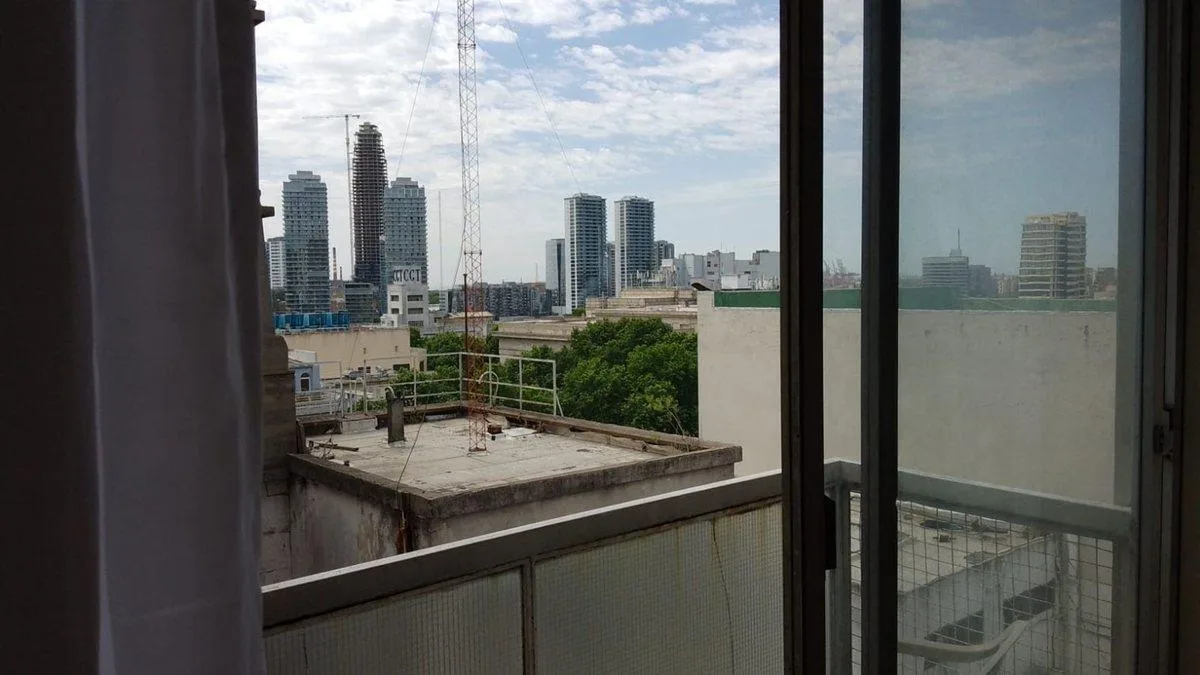 Kitnet mobiliada com varanda em San Telmo