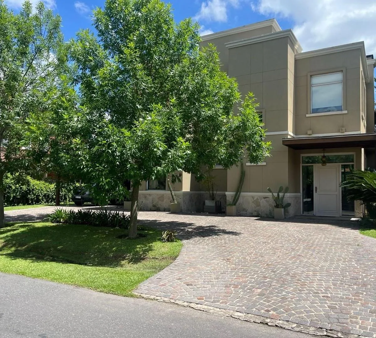 Furnished temporary rental house with 1 bedroom in Talar del Lago 1, Tigre