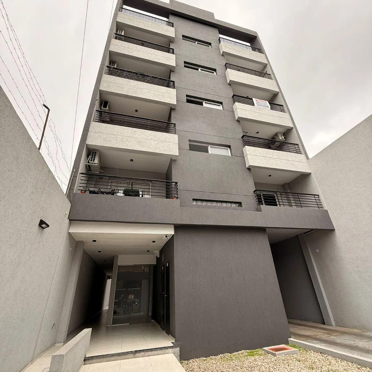 Monoambiente en 4° piso en Esteban Echeverría