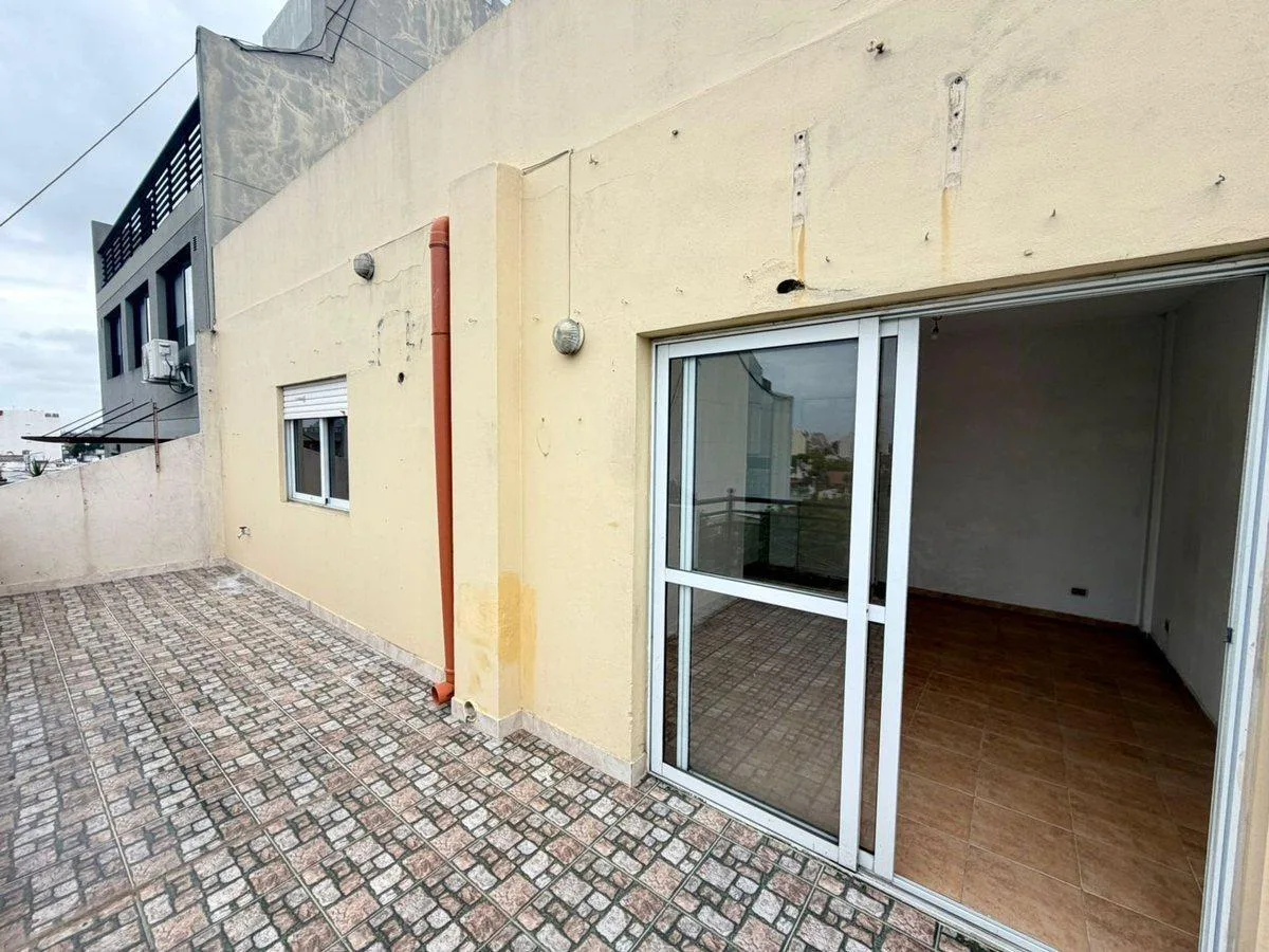 Квартира с 1 спальней и балконом-террасой в Villa Devoto