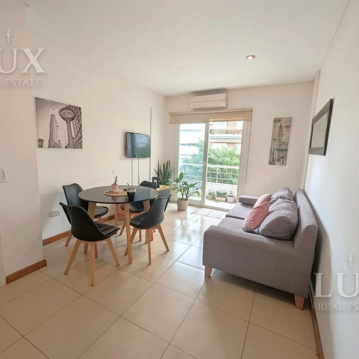 Two-room apartment with two balconies and private grill in Villa Urquiza