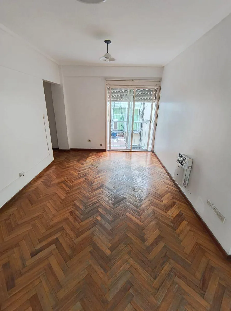 Two-room apartment with covered parking in Villa Urquiza
