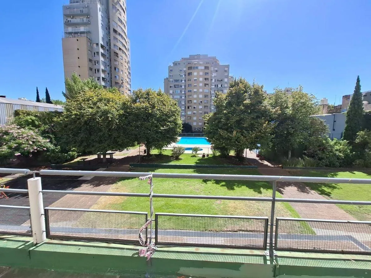 Two-room apartment with pool, SUM and padel court in Almagro