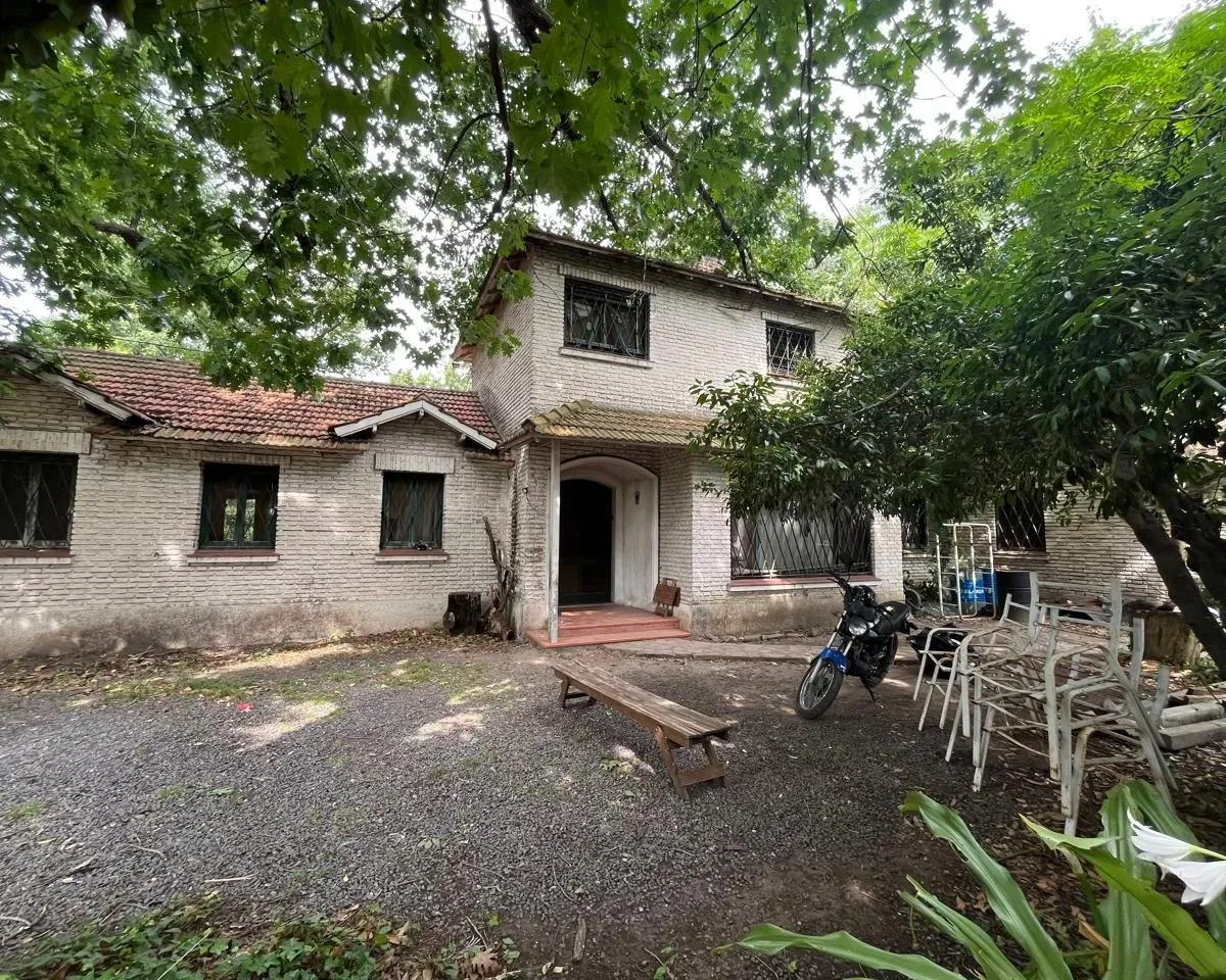 Casa de 5 ambientes para uso comercial em Hurlingham Centro