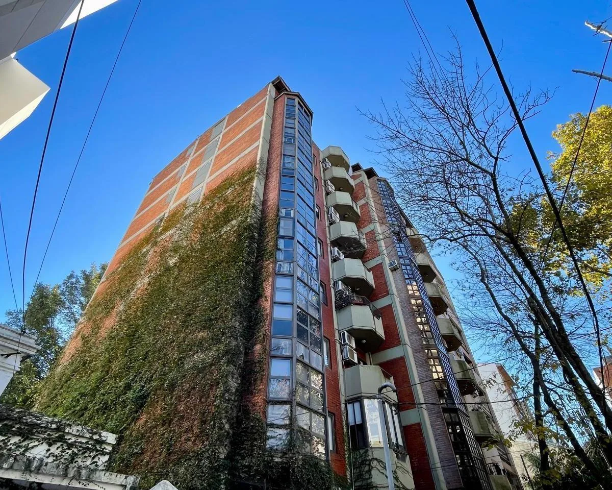 Two-bedroom apartment with parking in Florida