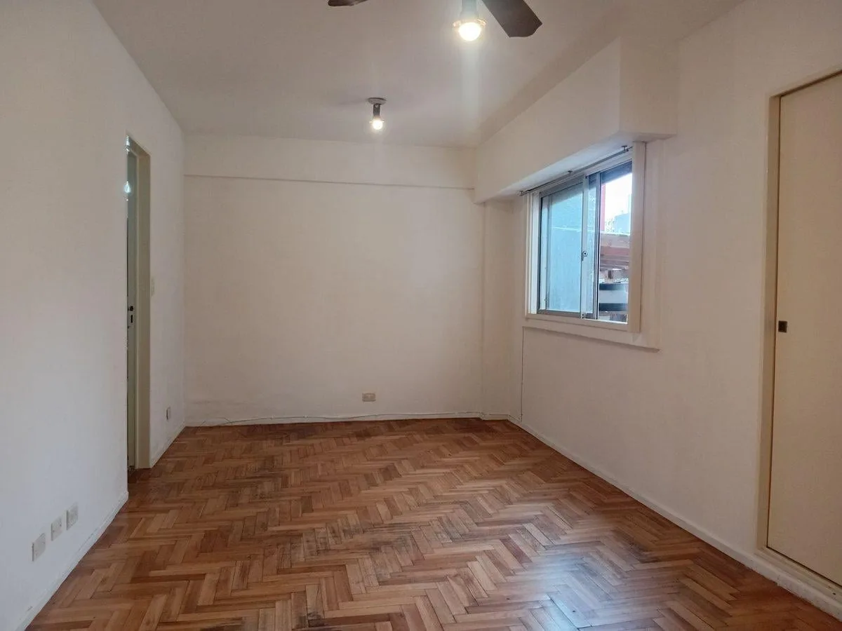 Bright furnished studio apartment in Almagro