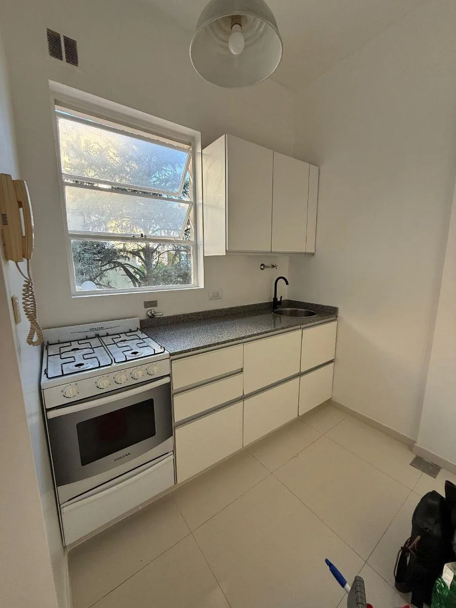 Apartamento de dois ambientes com varanda em Palermo