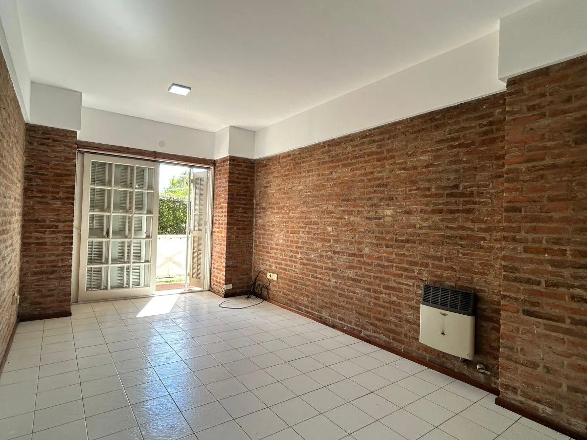 Departamento de 2 ambientes en planta baja con cochera en Esteban Echeverría