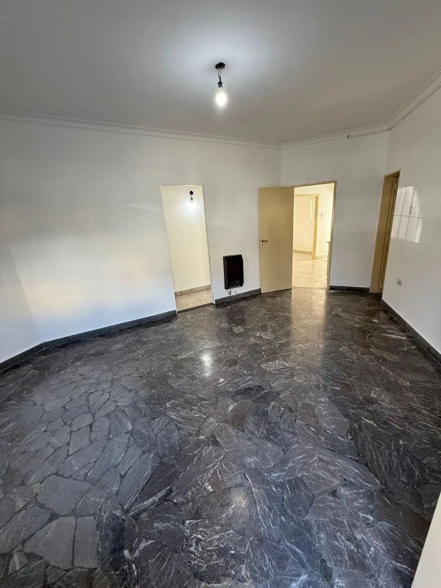 Casa de 3 ambientes con cochera en La Matanza