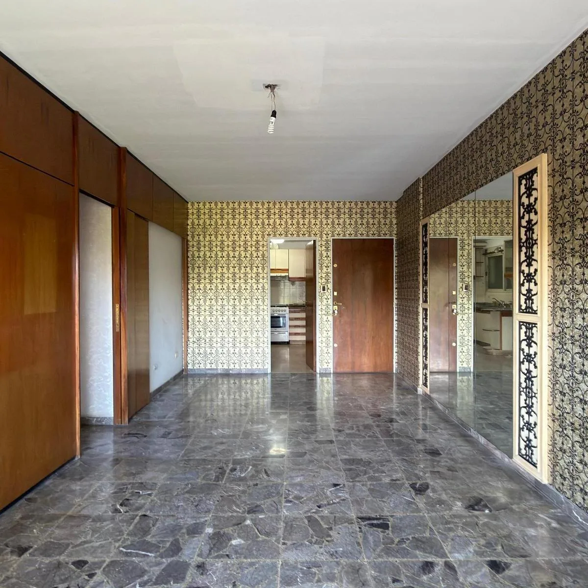 Departamento de 4 ambientes con balcón y cochera en Parque Chacabuco