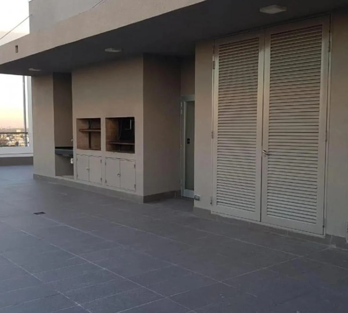 Three-bedroom apartment with balcony in Tigre