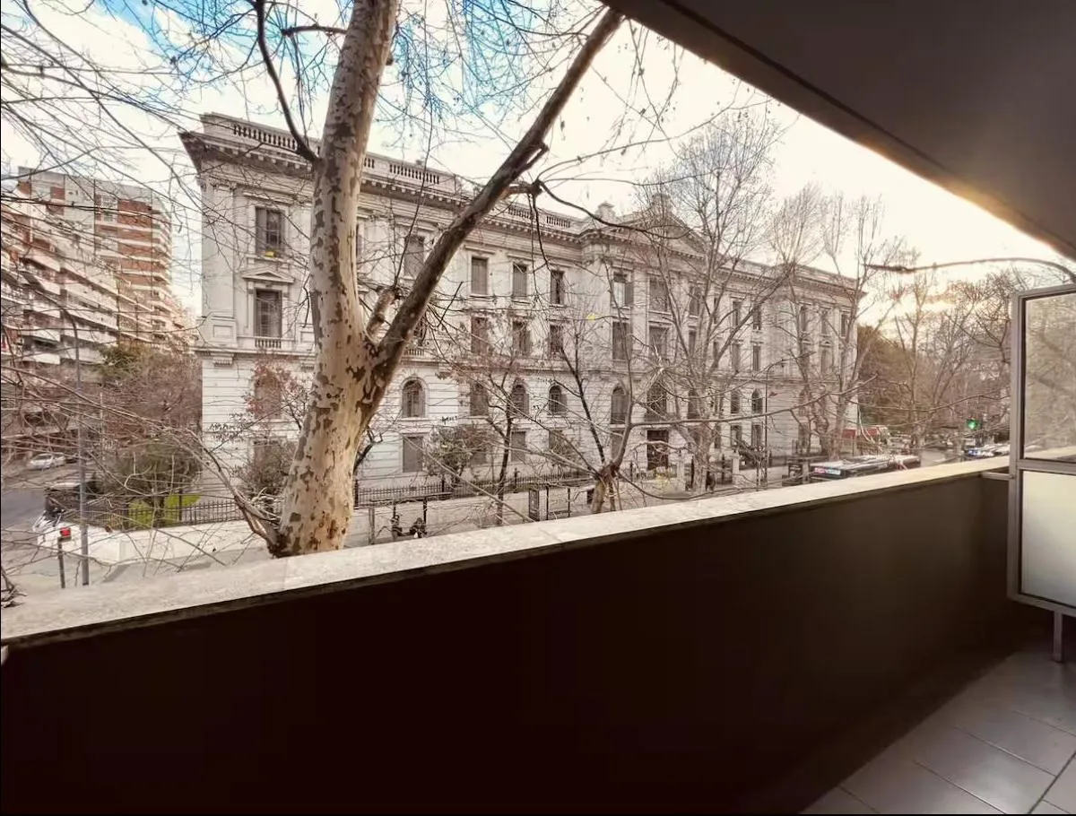 Monoambiente en Recoleta con vista abierta